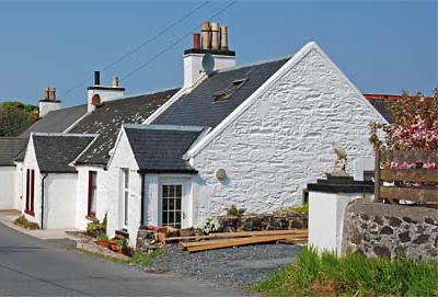 lagavulin-village