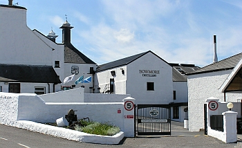 bowmore-distillery 