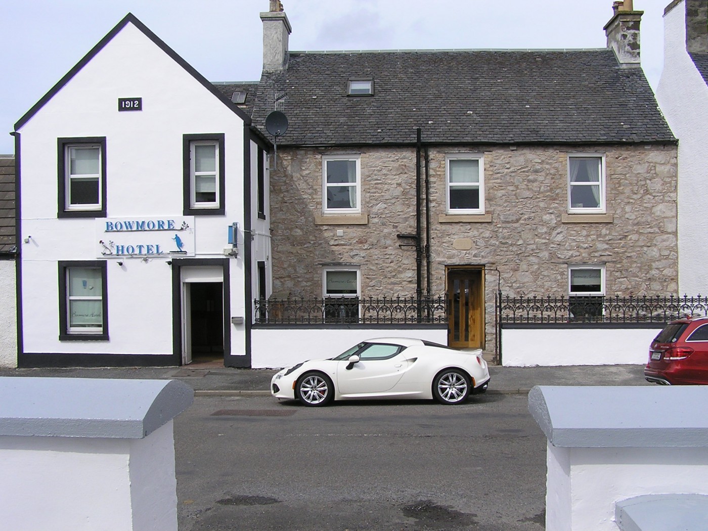 bowmore-hotel